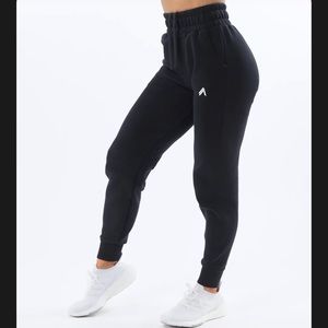 ELMTS Relaxed Joggers NWT!